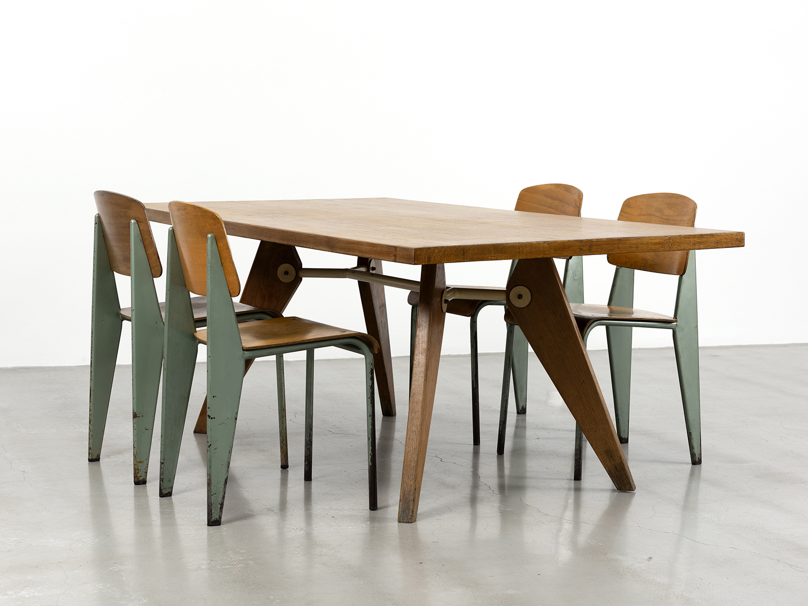 JEAN PROUVÉ - S.A.M no. 502 table, ca. 1951 – Oak and steel tube