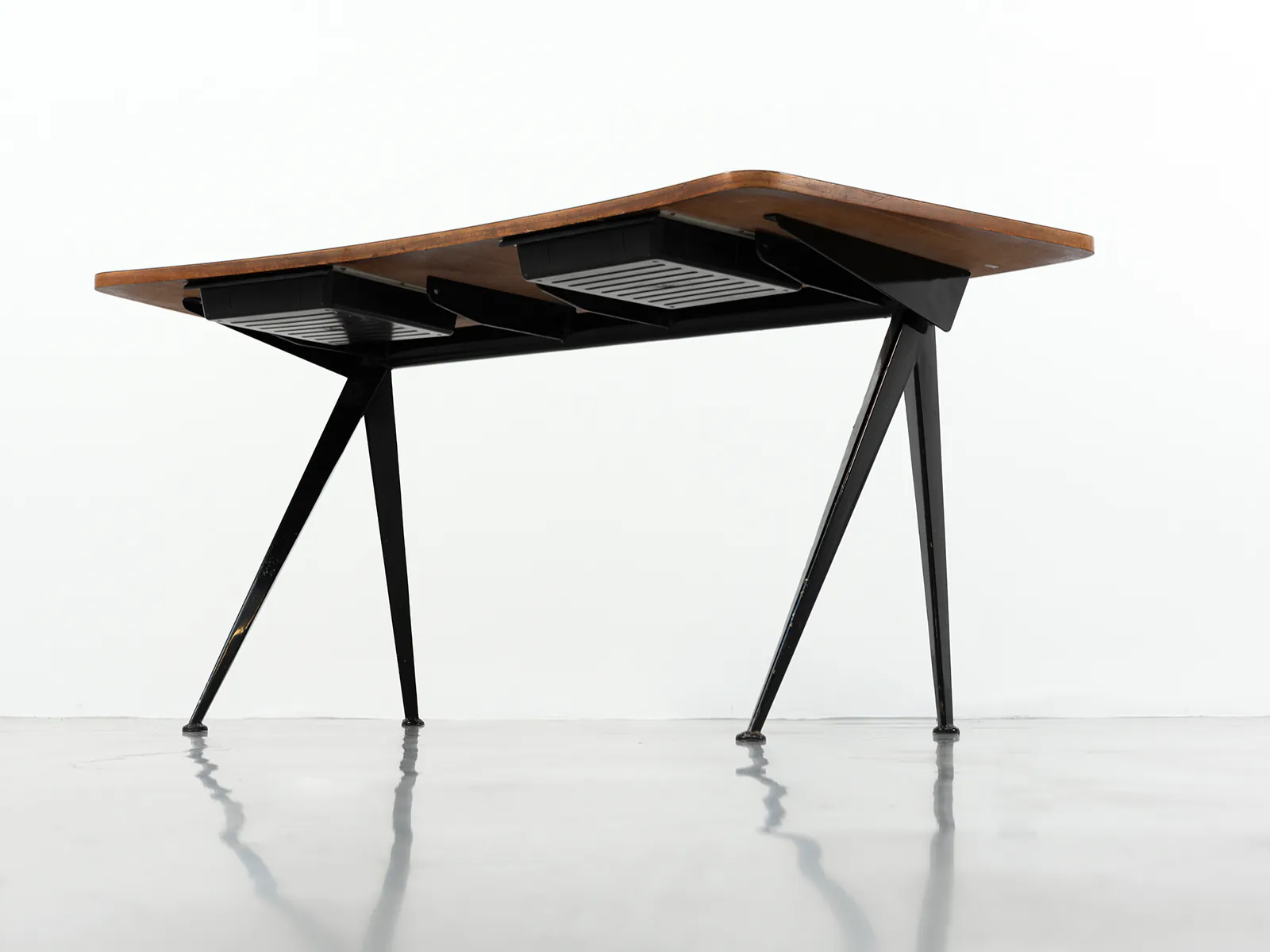 JEAN PROUVÉ - Curved Direction desk, ca. 1956 JEAN PROUVÉ - Curved Direction desk, ca. 1956 – Bent sheet steel, steel tubing and laminated wood