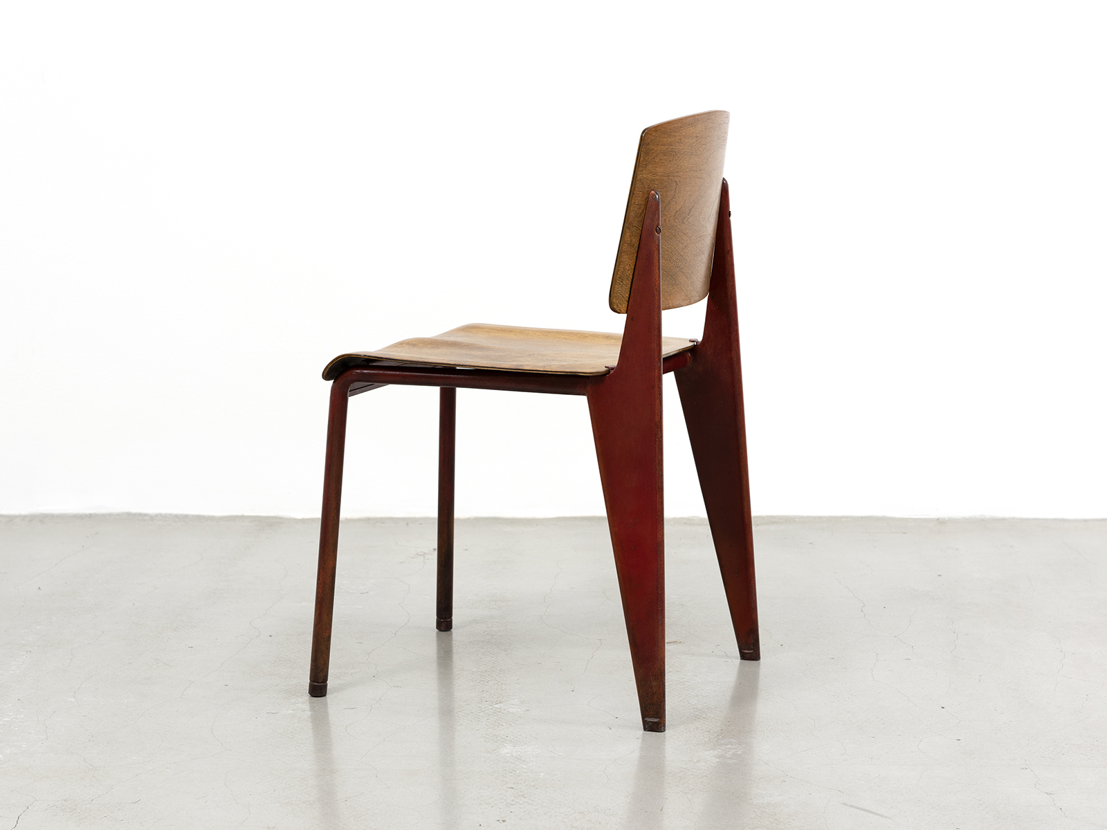 JEAN PROUVÉ - Chaise n°4, 1934 – Tôle d'acier pliée, tube d’acier et contreplaqué moulé