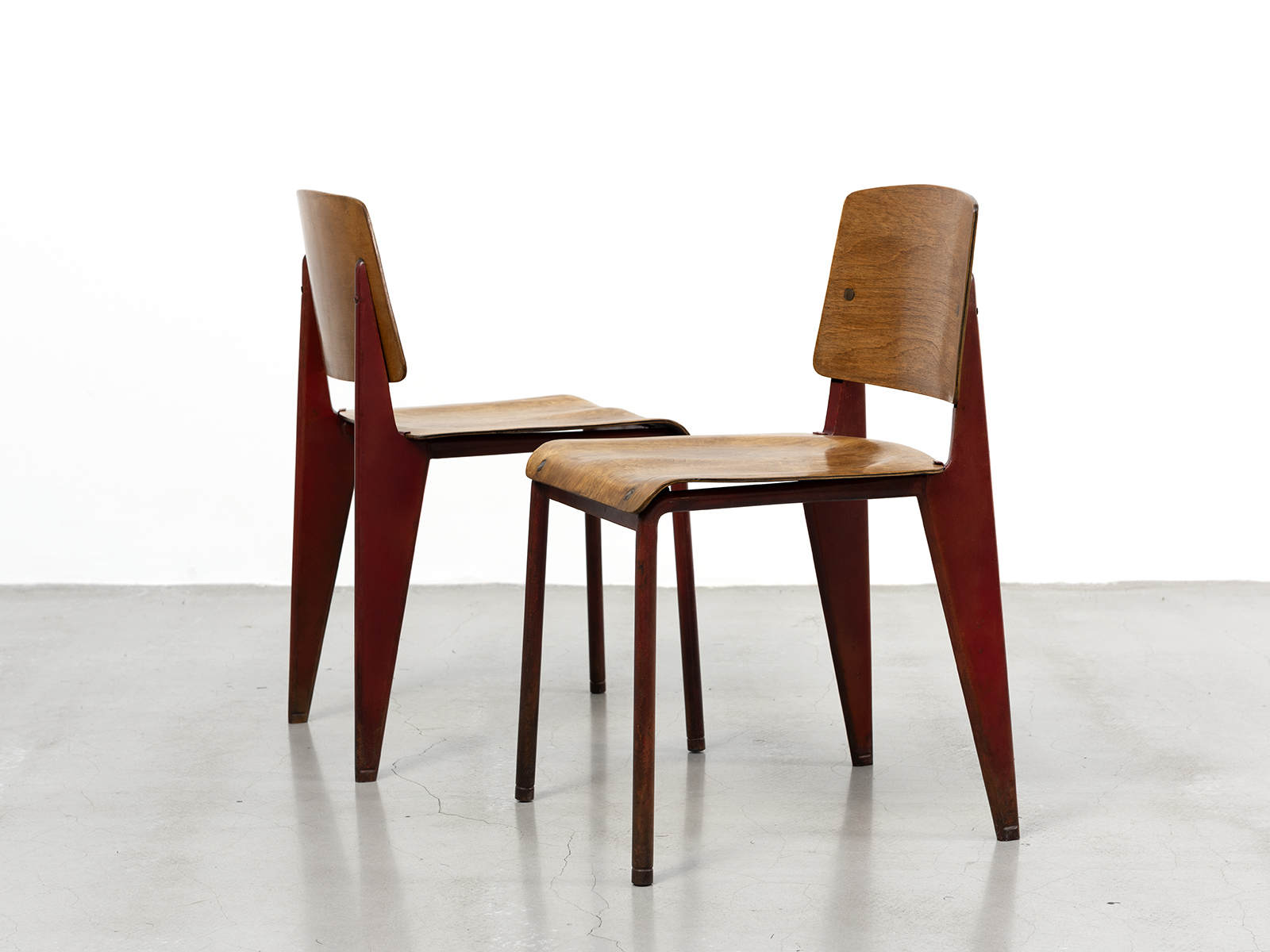 JEAN PROUVÉ - Chaise n°4, 1934 – Tôle d'acier pliée, tube d’acier et contreplaqué moulé