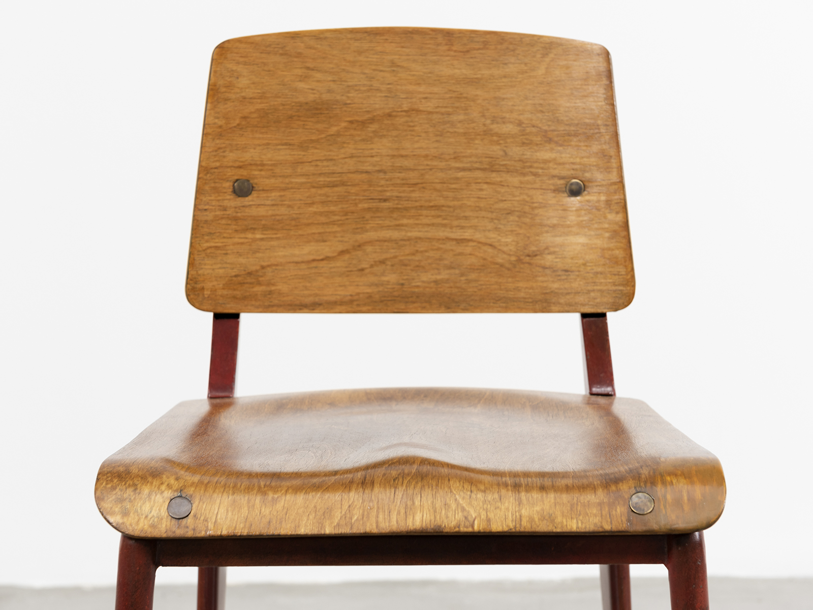 JEAN PROUVÉ - Chaise n°4, 1934 – Tôle d'acier pliée, tube d’acier et contreplaqué moulé