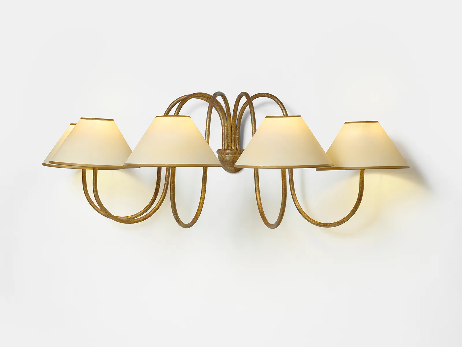 JEAN ROYÈRE - 5-branched Bouquet wall lamp, ca. 1950 JEAN ROYÈRE - 5-branched Bouquet wall lamp, ca. 1950 – Patinated gilded metal