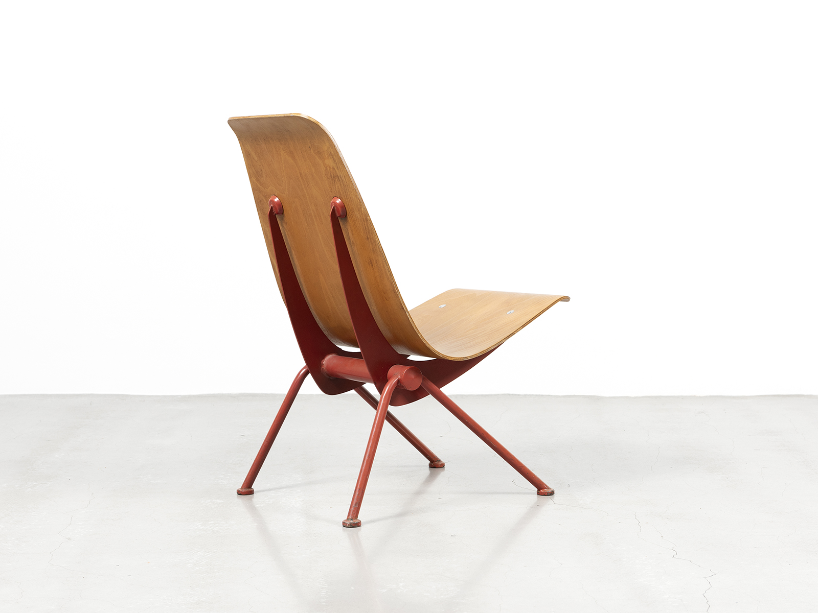 JEAN PROUVÉ - Fauteuil léger n° 356 dit chaise Antony, 1955 – Tube et tôle d'acier et contreplaqué moulé