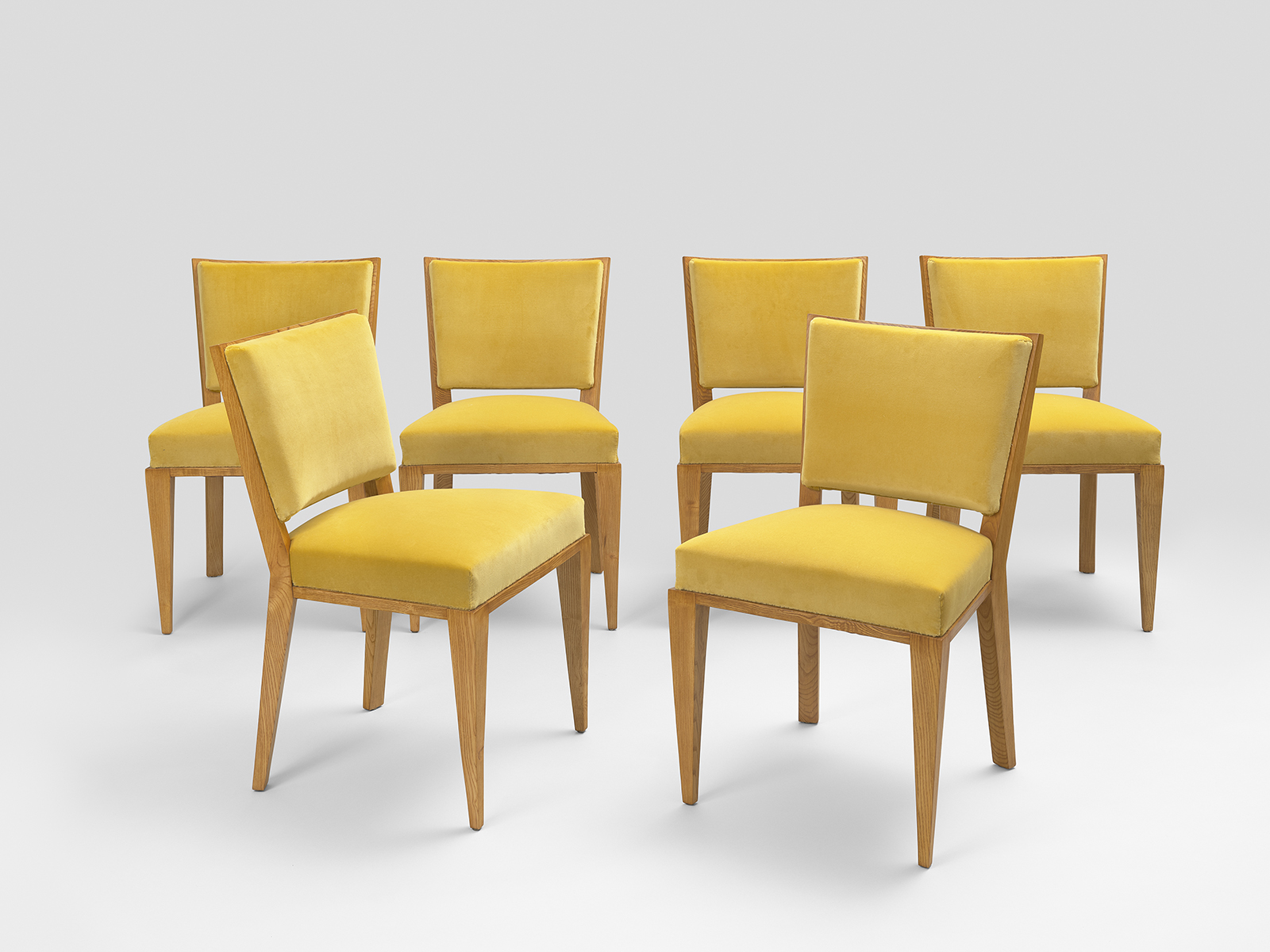 JEAN ROYÈRE - Set of 6 chairs, ca. 1956 – Beech and cotton velvet