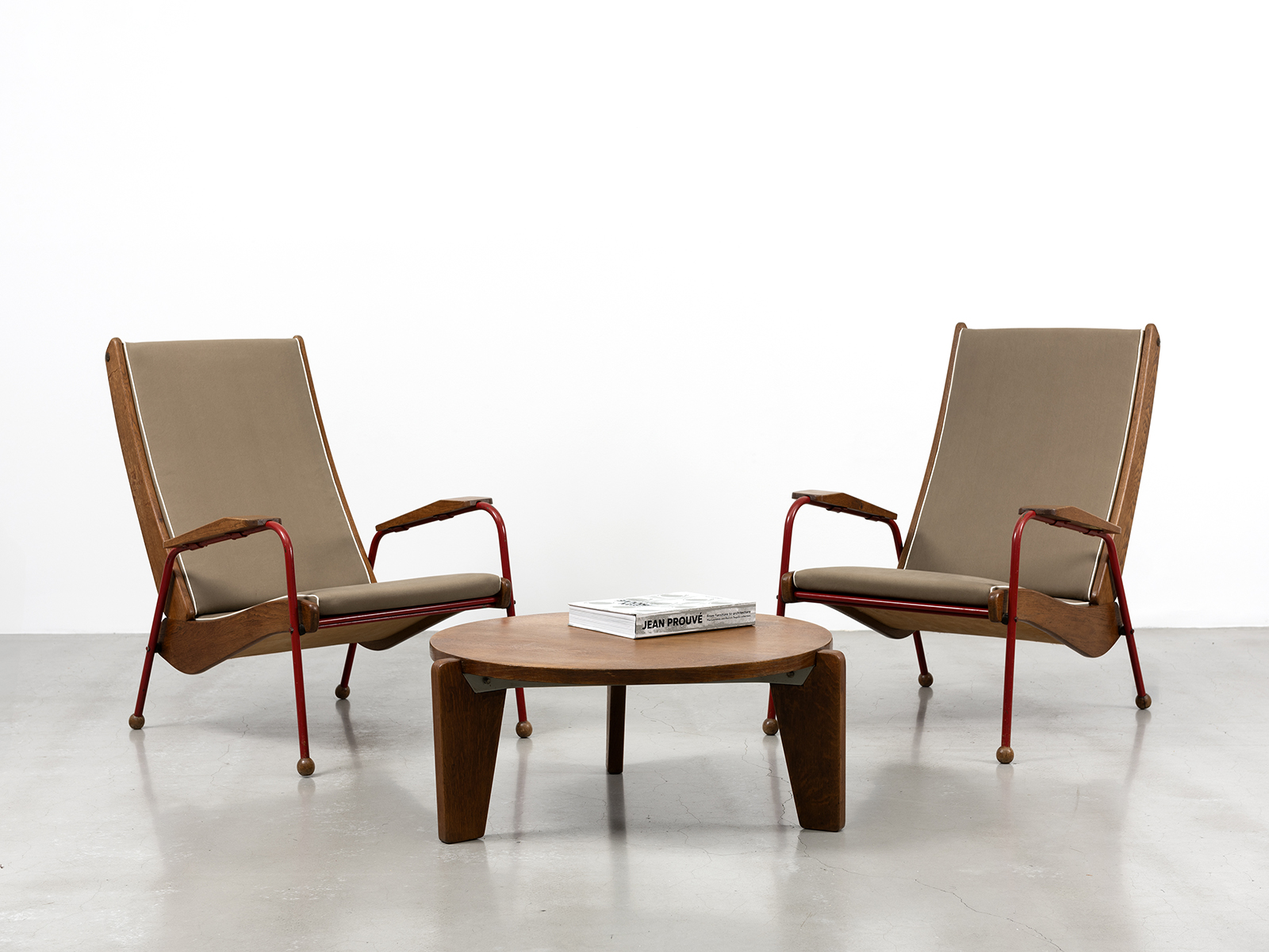 JEAN PROUVÉ - Paire de fauteuils Visiteur Métropole FV 13, ca. 1951 – Tube et tôle d'acier, bois et contreplaqué