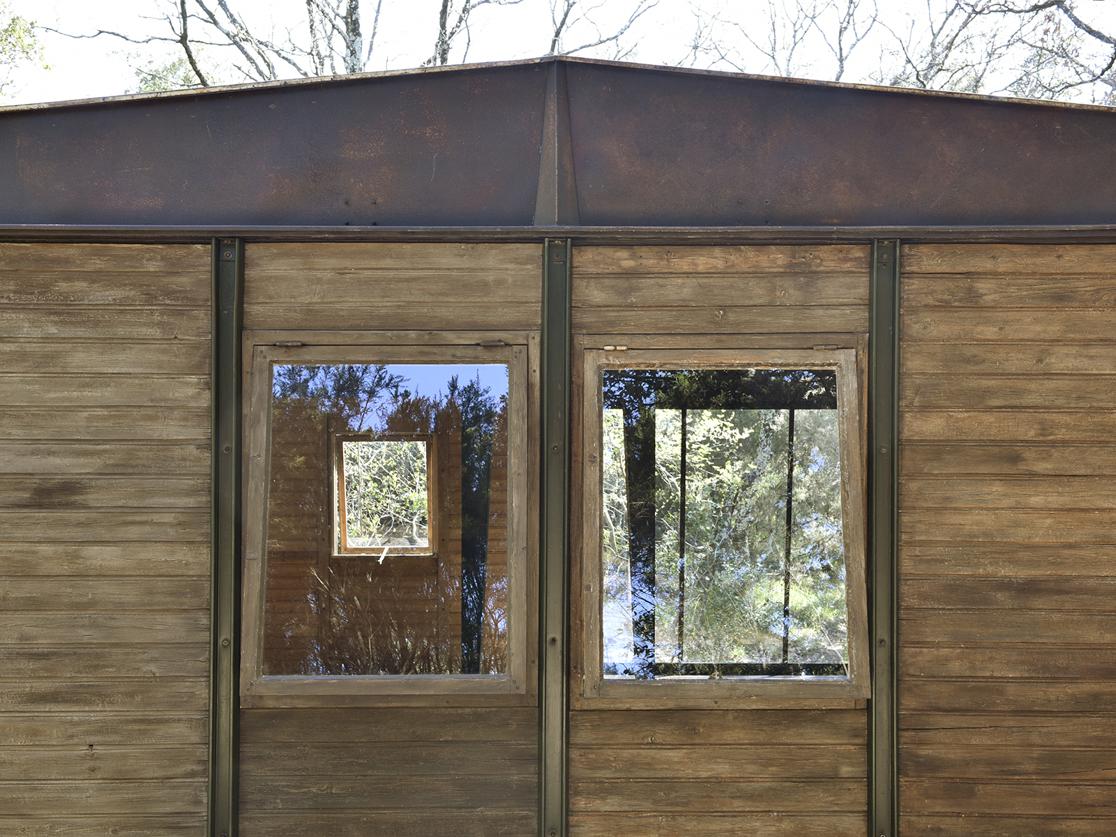 JEAN PROUVÉ - Pavillon démontable SCAL 8×8, 1940 – Métal, bois et verre