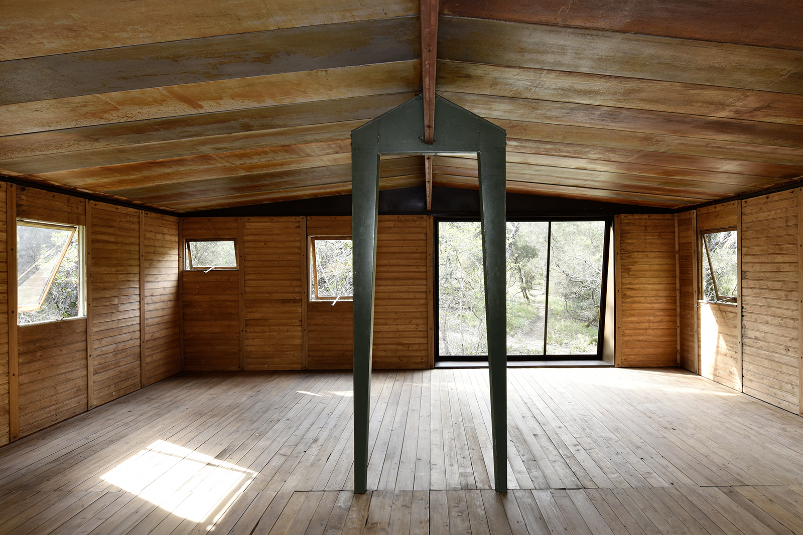 JEAN PROUVÉ - Pavillon démontable SCAL 8×8, 1940 – Métal, bois et verre
