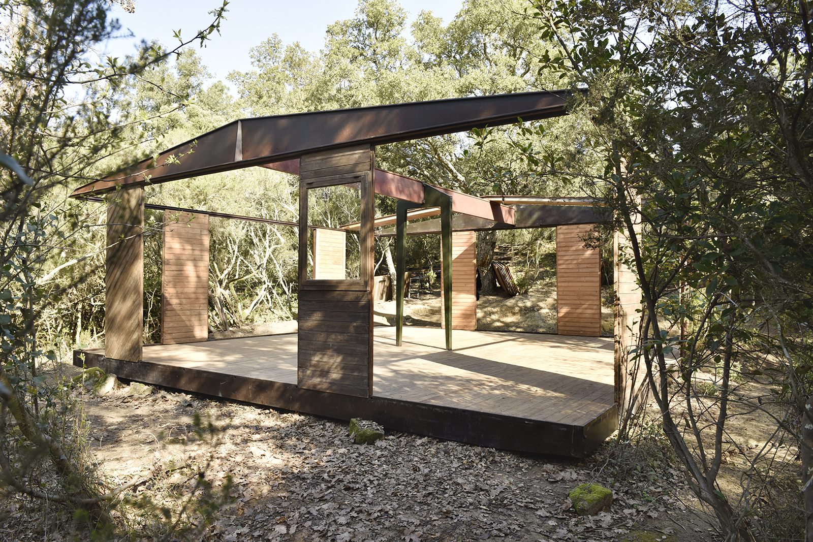 JEAN PROUVÉ - Pavillon démontable SCAL 8×8, 1940 – Métal, bois et verre