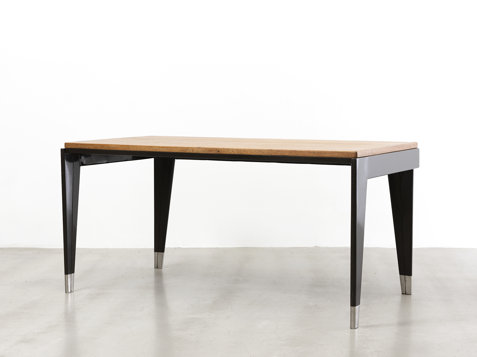 JEAN PROUVÉ - Bureau Direction, ca. 1950 – Tôle d'acier pliée, bois et acier inoxydable