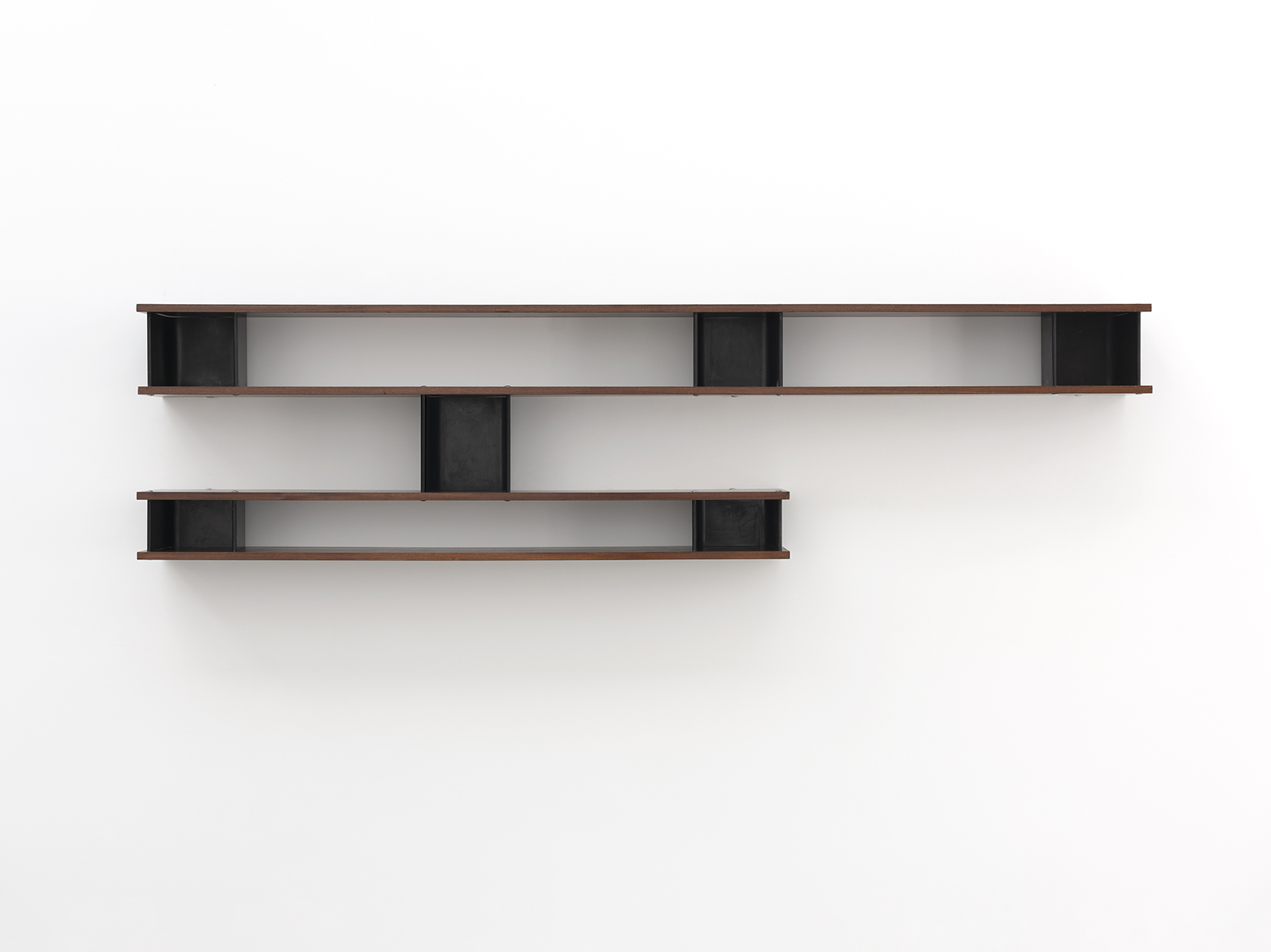 CHARLOTTE PERRIAND - Bibliothèque Nuage, 1958 CHARLOTTE PERRIAND - Bibliothèque Nuage, 1958 – Acajou et métal laqué noir