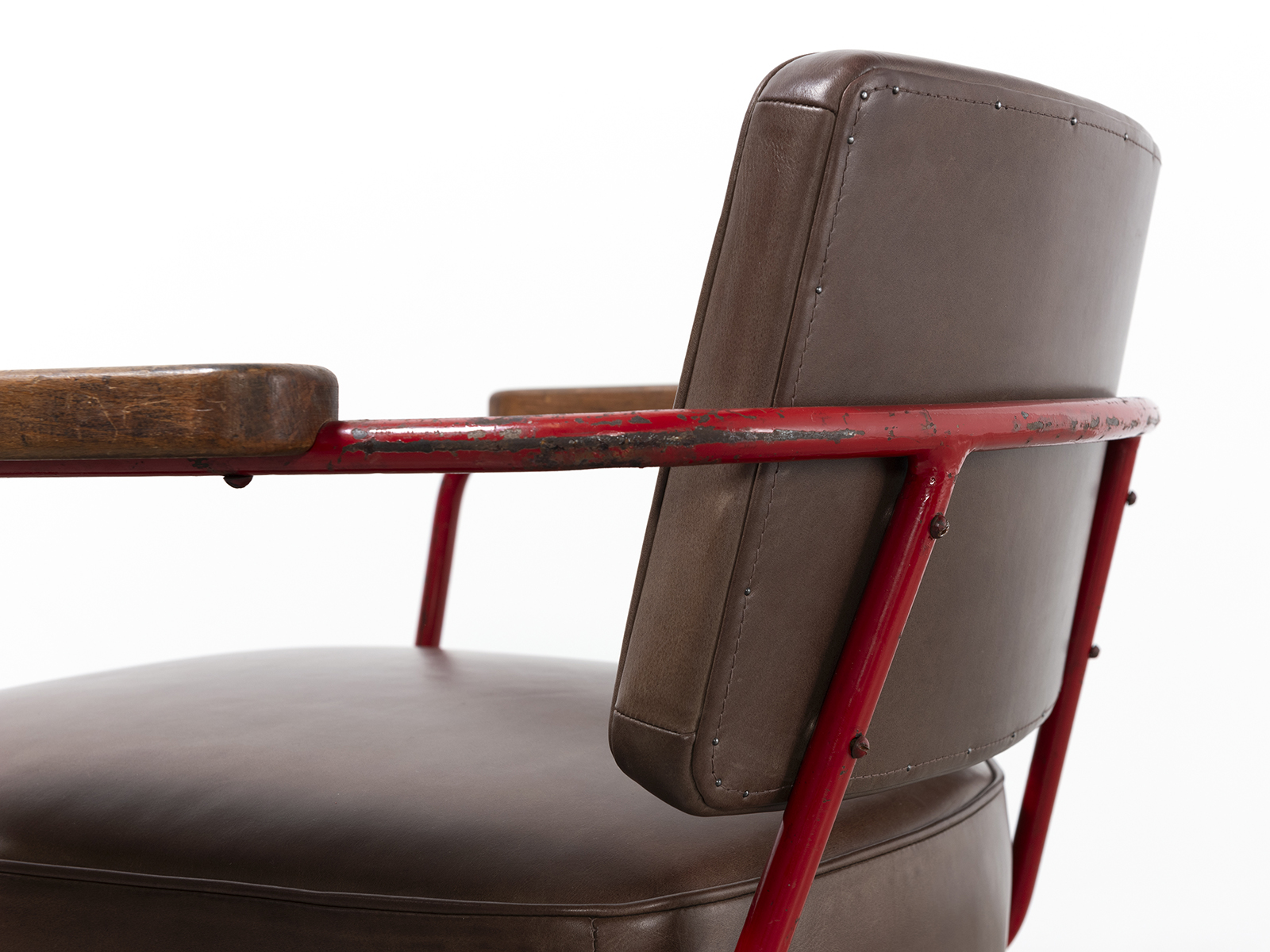 JEAN PROUVÉ - Direction no. 353 swiveling office chair, ca. 1951 – Bent sheet steel, steel tube, stainless steel, leather and wood